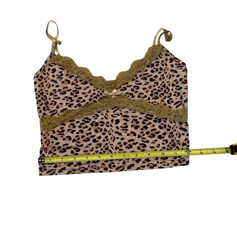 Small Cheetah Print Cropped Tank Top - Picture 7 of 8